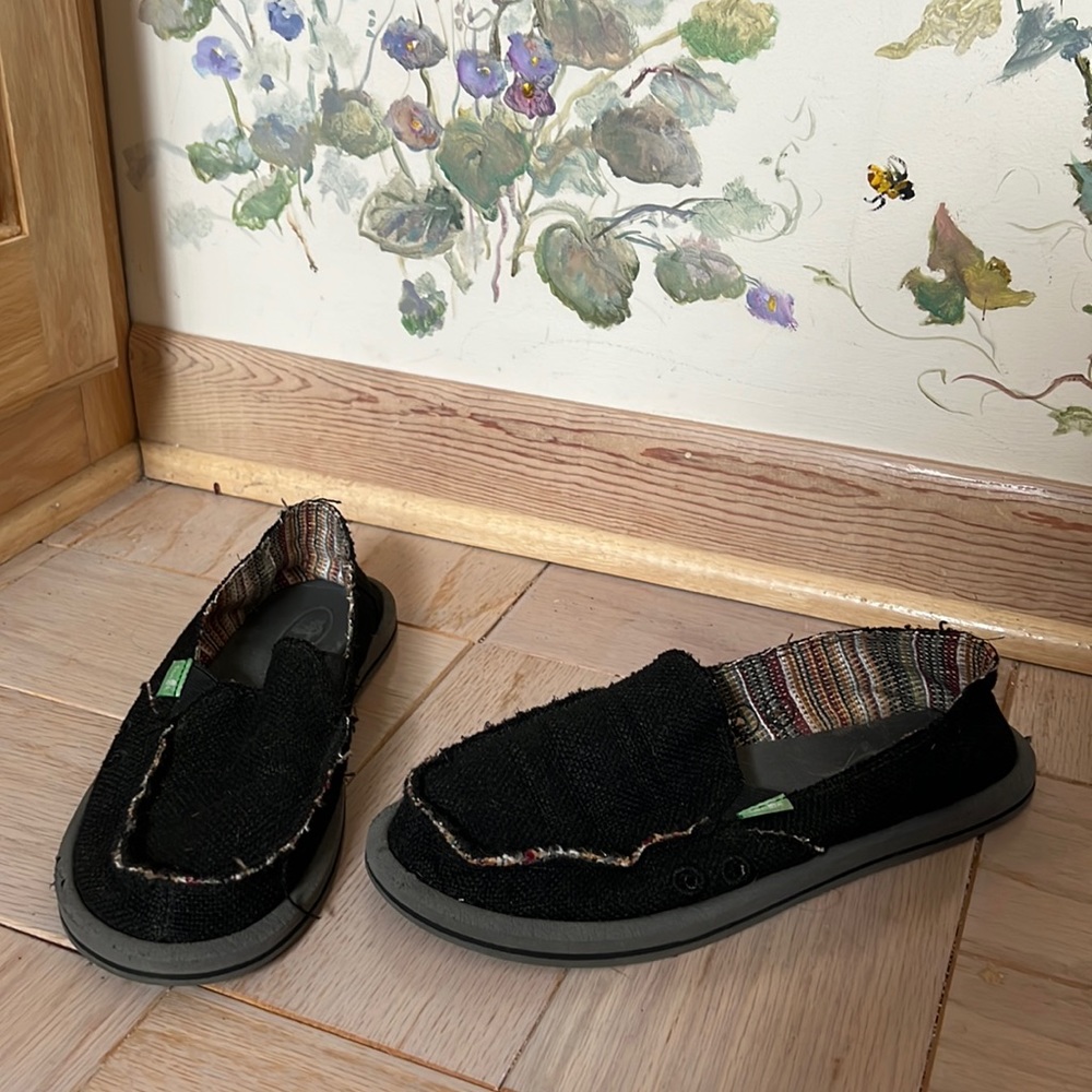 Black hemp sanuks